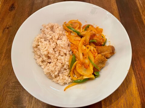 玉ねぎ麹で☆チキンのパプリカソース